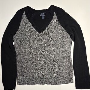 Chaps Men's V-Neck Sweater in Black and Gray